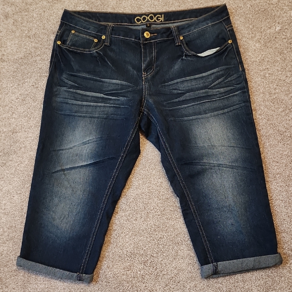 Coogi Women's Dark Blue Jean Capris Size 13-14